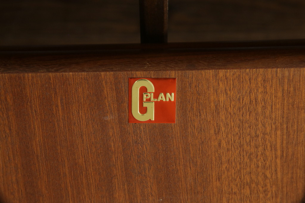 イギリスビンテージ　G-PLAN(ジープラン)　希少デザイン　スクエア型　チーク材　シンプルなデザインで取り入れやすいダイニングテーブル(エクステンションテーブル、4人掛け、6人掛け、ヴィンテージ、英国、北欧)(R-077286)