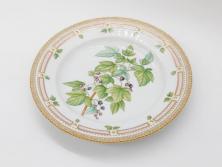 デンマーク　ROYAL COPENHAGEN(ロイヤルコペンハーゲン)　フローラダニカ　624　細部まで丁寧に色付された可愛らしいプレート(金彩、フラワー、ディッシュ、大皿、洋食器、北欧)(R-079049)