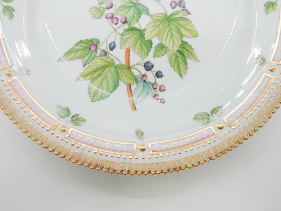 デンマーク　ROYAL COPENHAGEN(ロイヤルコペンハーゲン)　フローラダニカ　624　細部まで丁寧に色付された可愛らしいプレート(金彩、フラワー、ディッシュ、大皿、洋食器、北欧)(R-079049)