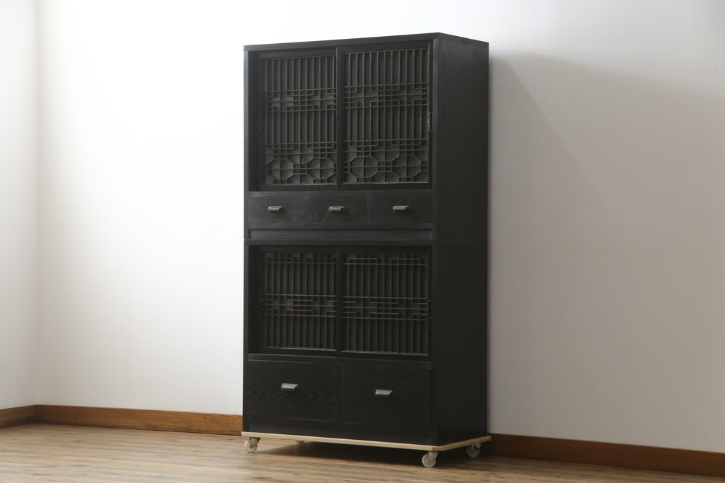 中古　ラフジュ工房オリジナル　古建具リメイク　すりガラス入り　洗練された和の雰囲気を放つ重ね戸棚(書院戸、組子、キャビネット、収納棚、食器棚)(R-078869)