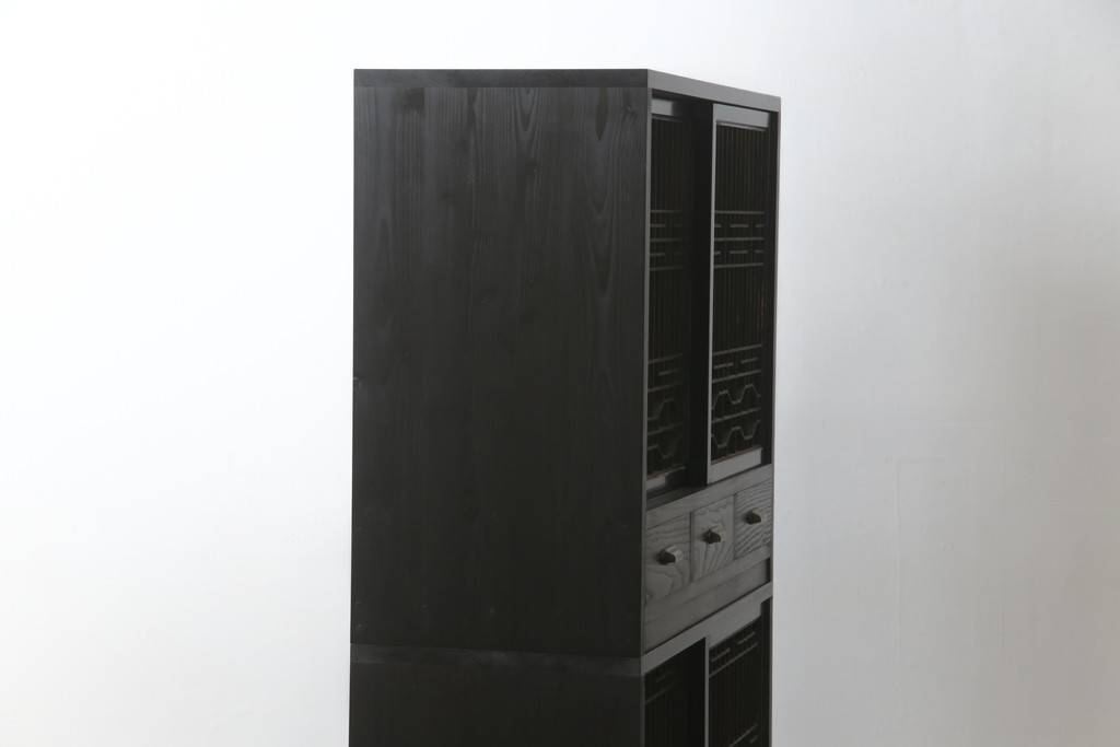 中古　ラフジュ工房オリジナル　古建具リメイク　すりガラス入り　洗練された和の雰囲気を放つ重ね戸棚(書院戸、組子、キャビネット、収納棚、食器棚)(R-078869)
