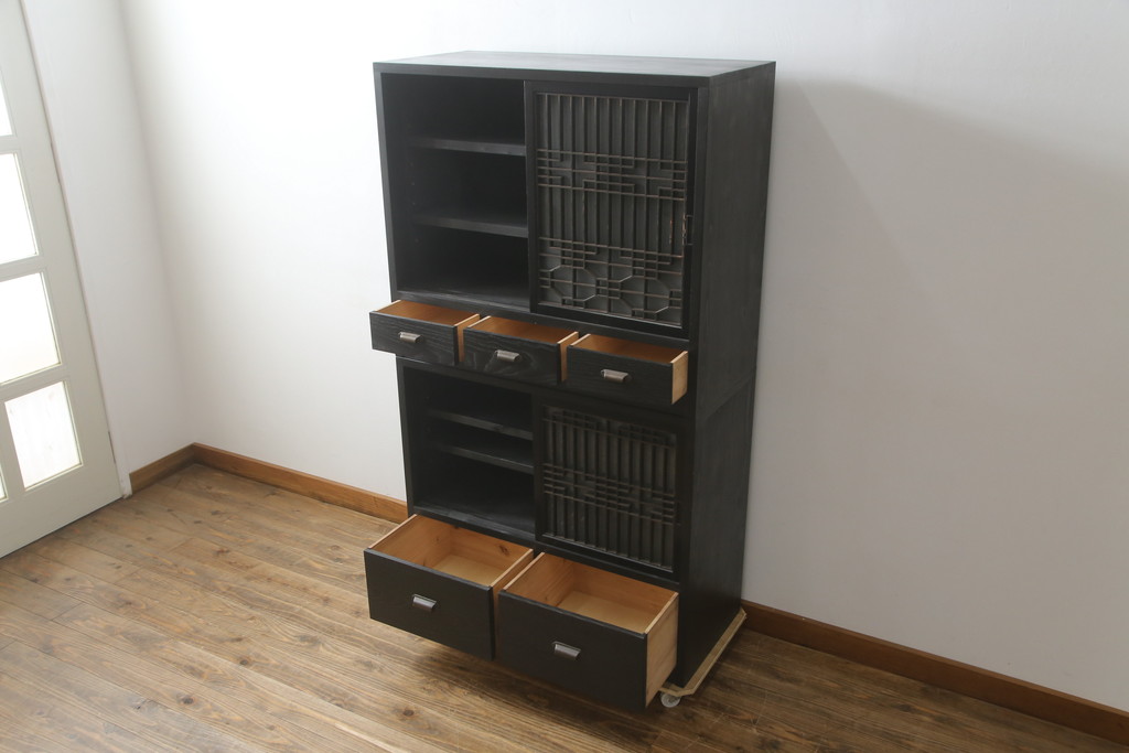 中古　ラフジュ工房オリジナル　古建具リメイク　すりガラス入り　洗練された和の雰囲気を放つ重ね戸棚(書院戸、組子、キャビネット、収納棚、食器棚)(R-078869)