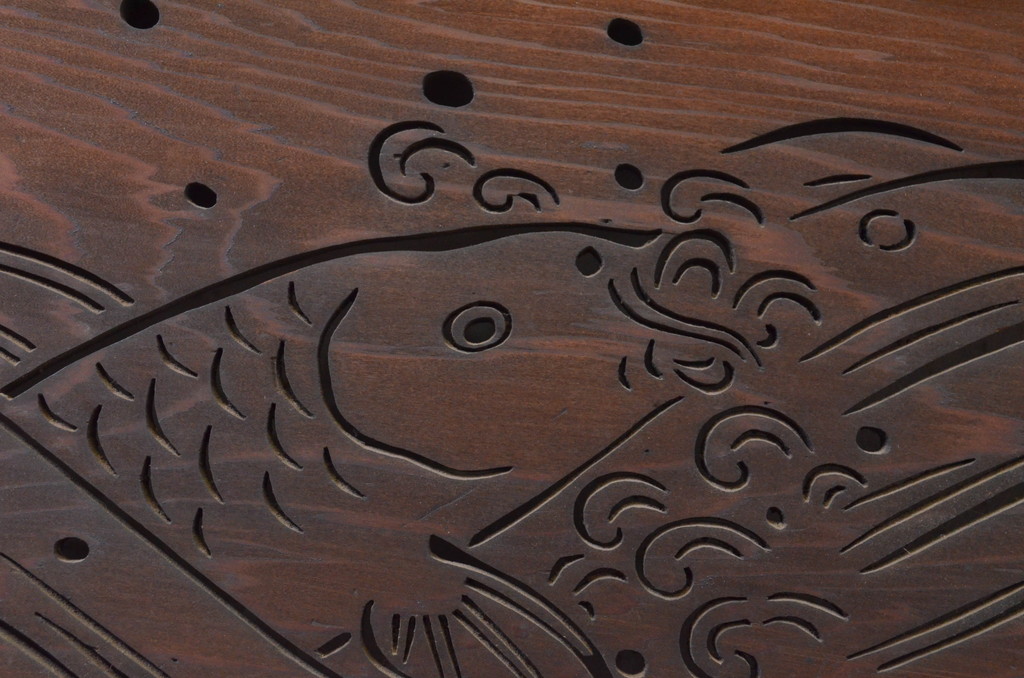 アンティーク建具　迫力ある鯉のデザインが素晴らしい透かし彫り欄間1枚(明り取り、明かり取り)(R-071520)