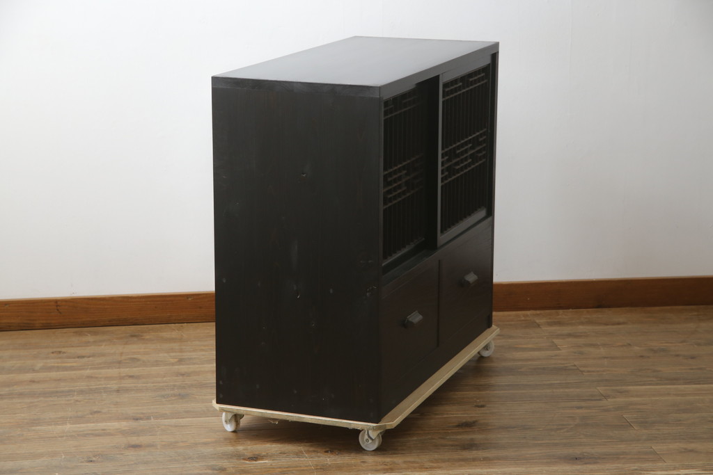 中古　ラフジュ工房オリジナル　古建具リメイク　すりガラス入り　洗練された和の雰囲気を放つサイドボード(書院戸、組子、サイドキャビネット、収納棚、戸棚、食器棚)(R-078871)