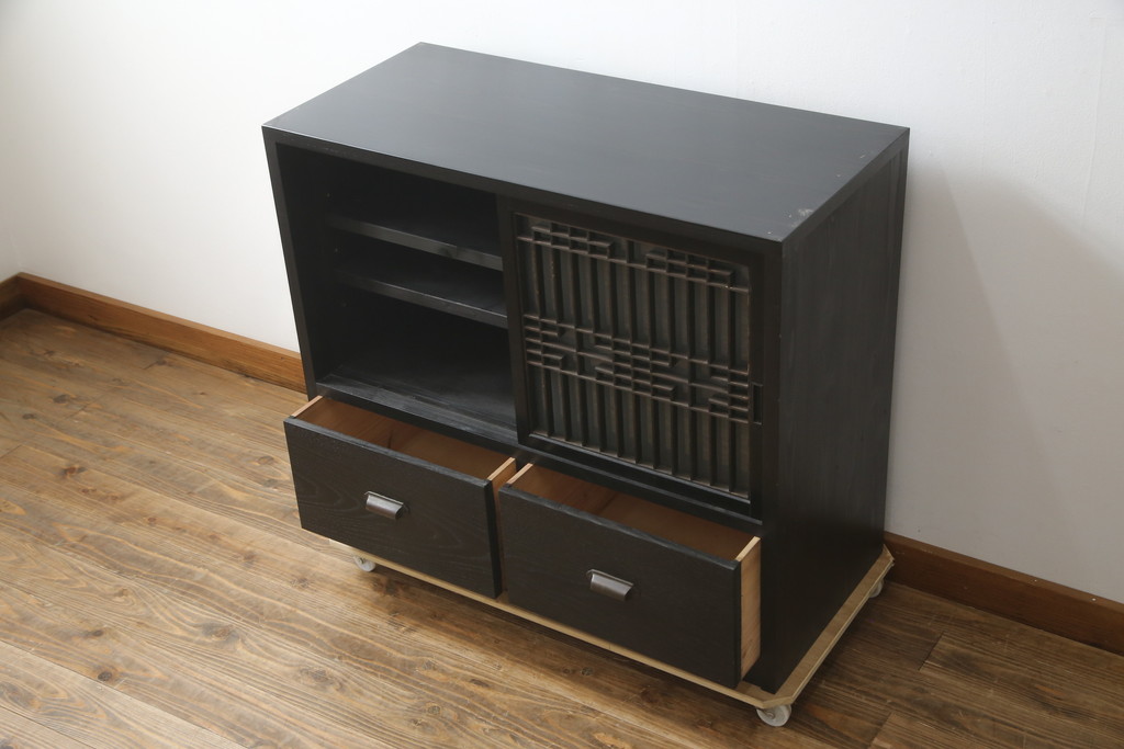 中古　ラフジュ工房オリジナル　古建具リメイク　すりガラス入り　洗練された和の雰囲気を放つサイドボード(書院戸、組子、サイドキャビネット、収納棚、戸棚、食器棚)(R-078871)