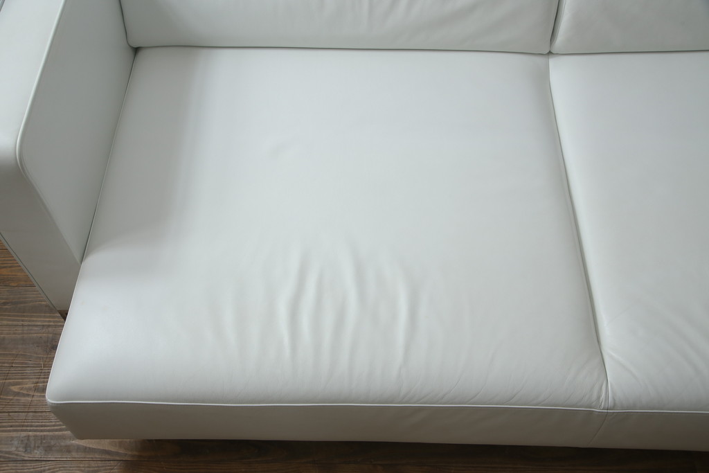 中古　美品　リーン・ロゼ(ligne roset)　Urbani　本革(レザー)　高級感漂う佇まいが魅力の大きな3人掛けソファ(リーンロゼ、三人掛け、3P、トリプルソファ、アームソファ)(R-068153)