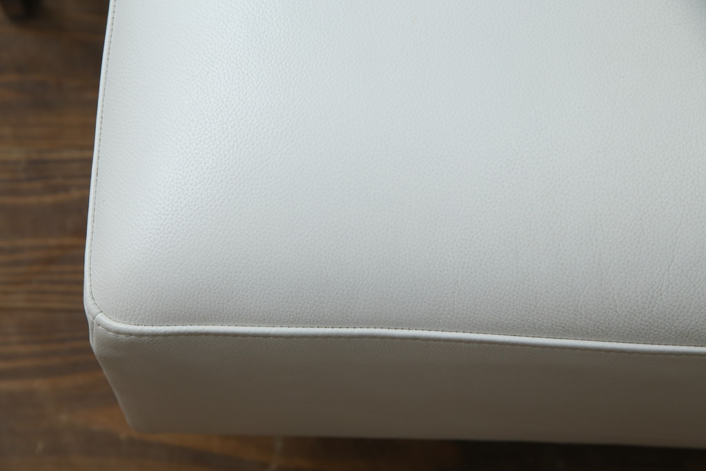 中古　美品　リーン・ロゼ(ligne roset)　Urbani　本革(レザー)　高級感漂う佇まいが魅力の大きな3人掛けソファ(リーンロゼ、三人掛け、3P、トリプルソファ、アームソファ)(R-068153)