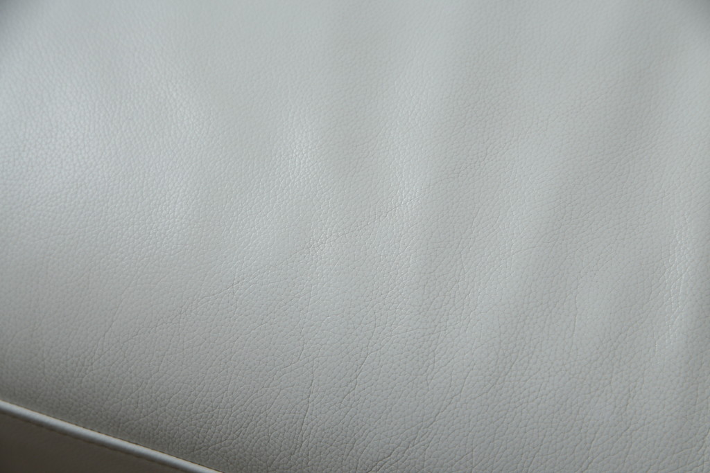 中古　美品　リーン・ロゼ(ligne roset)　Urbani　本革(レザー)　高級感漂う佇まいが魅力の大きな3人掛けソファ(リーンロゼ、三人掛け、3P、トリプルソファ、アームソファ)(R-068153)