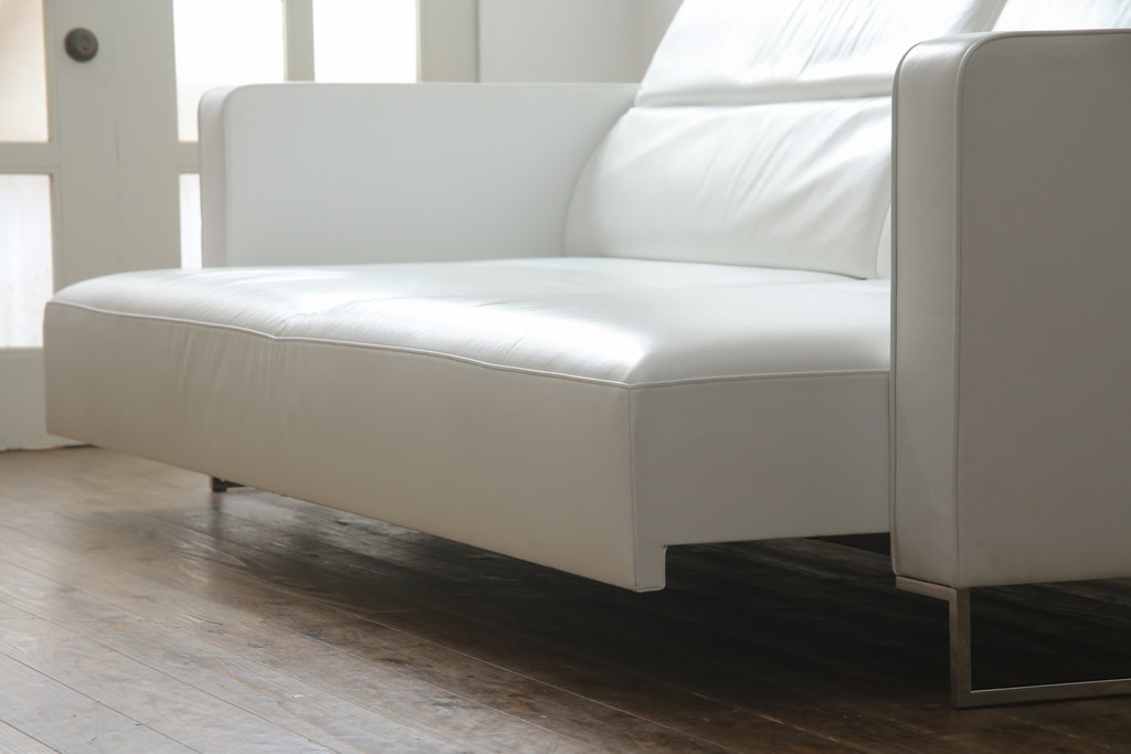 中古　美品　リーン・ロゼ(ligne roset)　Urbani　本革(レザー)　高級感漂う佇まいが魅力の大きな3人掛けソファ(リーンロゼ、三人掛け、3P、トリプルソファ、アームソファ)(R-068153)
