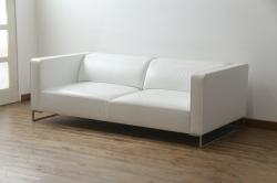 中古　美品　リーン・ロゼ(ligne roset)　Urbani　本革(レザー)　高級感漂う佇まいが魅力の3人掛けソファ(リーンロゼ、三人掛け、3P、トリプルソファ、アームソファ)(R-068154)