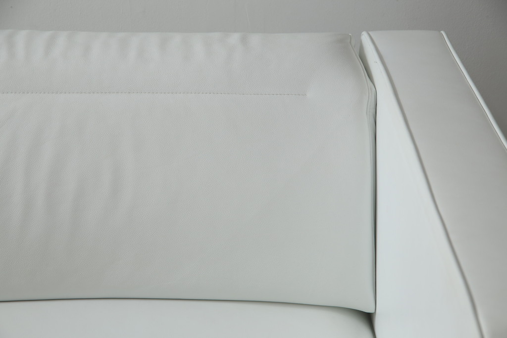 中古　美品　リーン・ロゼ(ligne roset)　Urbani　本革(レザー)　高級感漂う佇まいが魅力の3人掛けソファ(リーンロゼ、三人掛け、3P、トリプルソファ、アームソファ)(R-068154)