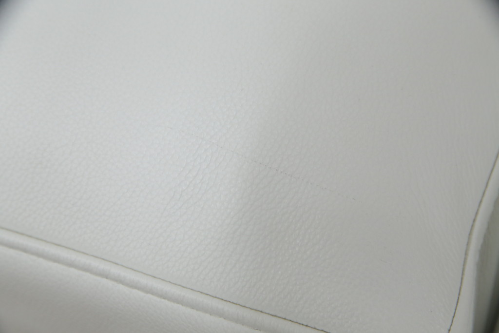 中古　美品　リーン・ロゼ(ligne roset)　Urbani　本革(レザー)　高級感漂う佇まいが魅力の3人掛けソファ(リーンロゼ、三人掛け、3P、トリプルソファ、アームソファ)(R-068154)