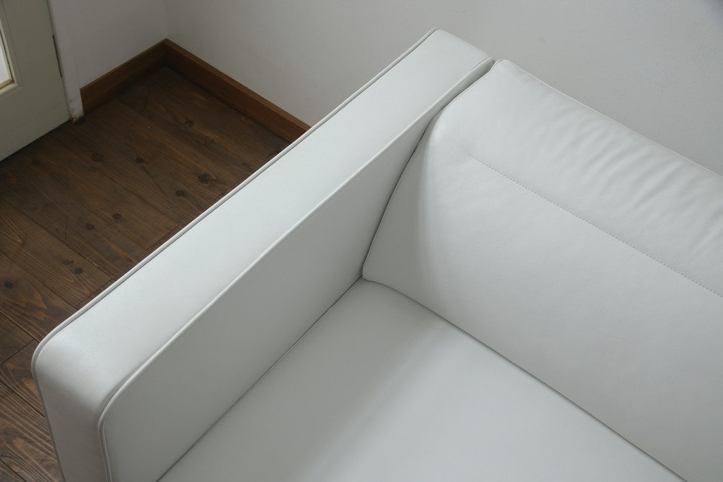 中古　美品　リーン・ロゼ(ligne roset)　Urbani　本革(レザー)　高級感漂う佇まいが魅力の3人掛けソファ(リーンロゼ、三人掛け、3P、トリプルソファ、アームソファ)(R-068154)