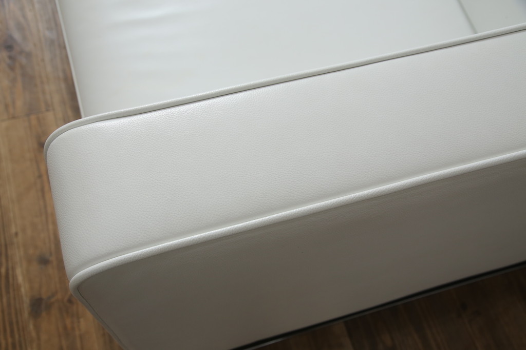 中古　美品　リーン・ロゼ(ligne roset)　Urbani　本革(レザー)　高級感漂う佇まいが魅力の3人掛けソファ(リーンロゼ、三人掛け、3P、トリプルソファ、アームソファ)(R-068154)