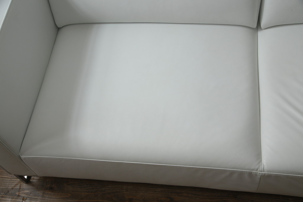 中古　美品　リーン・ロゼ(ligne roset)　Urbani　本革(レザー)　高級感漂う佇まいが魅力の3人掛けソファ(リーンロゼ、三人掛け、3P、トリプルソファ、アームソファ)(R-068154)
