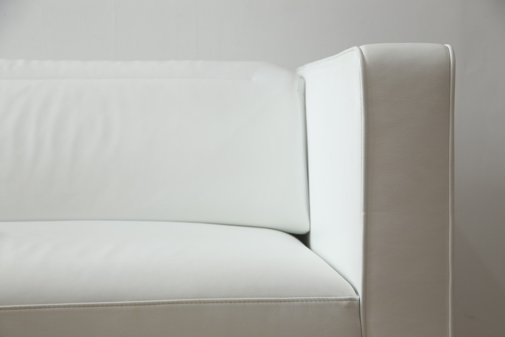 中古　美品　リーン・ロゼ(ligne roset)　Urbani　本革(レザー)　高級感漂う佇まいが魅力の3人掛けソファ(リーンロゼ、三人掛け、3P、トリプルソファ、アームソファ)(R-068154)