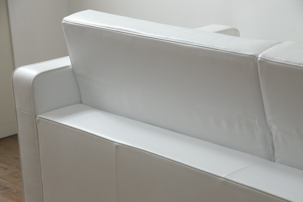 中古　美品　リーン・ロゼ(ligne roset)　Urbani　本革(レザー)　高級感漂う佇まいが魅力の3人掛けソファ(リーンロゼ、三人掛け、3P、トリプルソファ、アームソファ)(R-068154)
