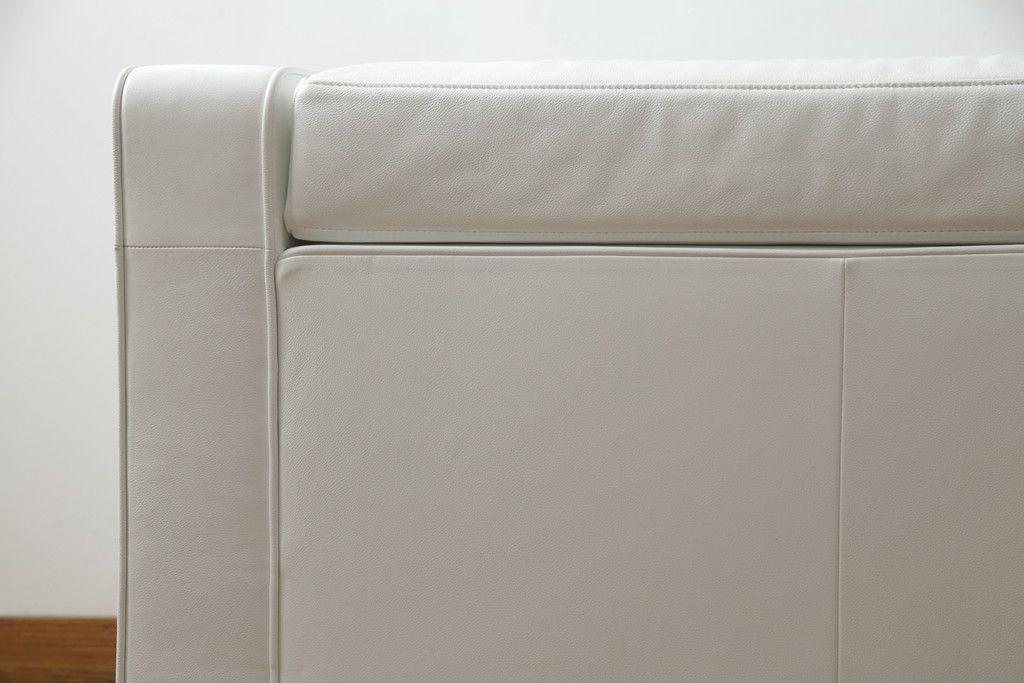 中古　美品　リーン・ロゼ(ligne roset)　Urbani　本革(レザー)　高級感漂う佇まいが魅力の3人掛けソファ(リーンロゼ、三人掛け、3P、トリプルソファ、アームソファ)(R-068154)