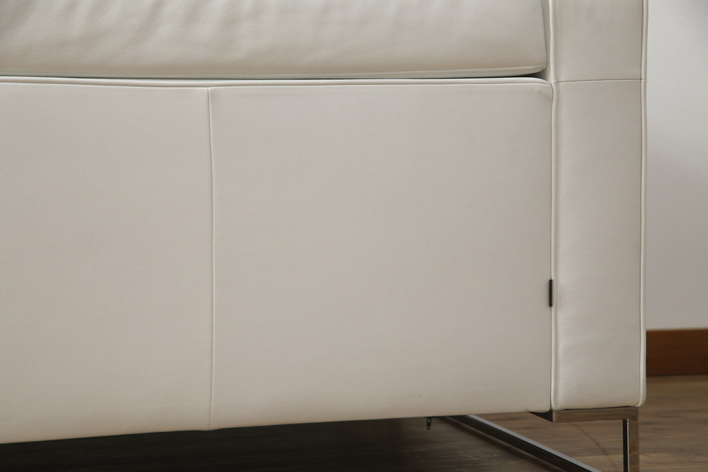 中古　美品　リーン・ロゼ(ligne roset)　Urbani　本革(レザー)　高級感漂う佇まいが魅力の3人掛けソファ(リーンロゼ、三人掛け、3P、トリプルソファ、アームソファ)(R-068154)