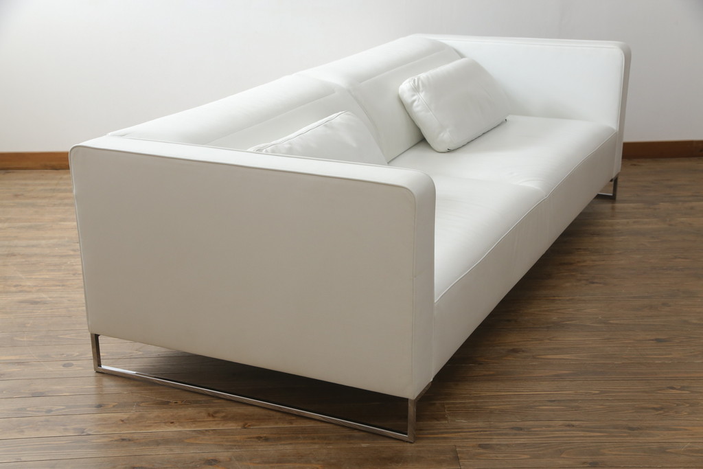 中古　美品　リーン・ロゼ(ligne roset)　Urbani　本革(レザー)　高級感漂う佇まいが魅力の大きな3人掛けソファ(リーンロゼ、三人掛け、3P、トリプルソファ、アームソファ)(R-068153)