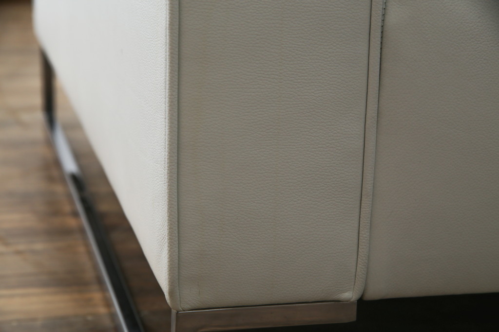 中古　美品　リーン・ロゼ(ligne roset)　Urbani　本革(レザー)　高級感漂う佇まいが魅力の大きな3人掛けソファ(リーンロゼ、三人掛け、3P、トリプルソファ、アームソファ)(R-068153)