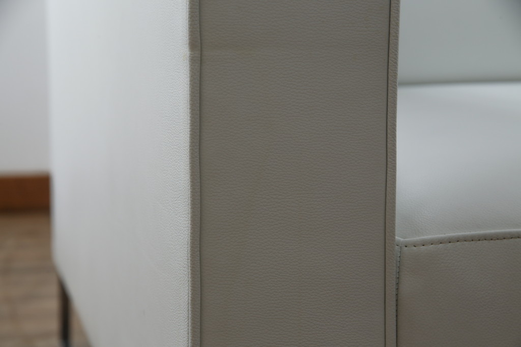 中古　美品　リーン・ロゼ(ligne roset)　Urbani　本革(レザー)　高級感漂う佇まいが魅力の大きな3人掛けソファ(リーンロゼ、三人掛け、3P、トリプルソファ、アームソファ)(R-068153)