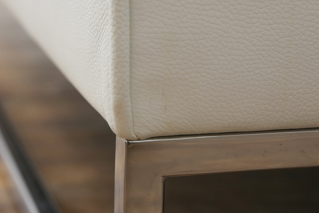 中古　美品　リーン・ロゼ(ligne roset)　Urbani　本革(レザー)　高級感漂う佇まいが魅力の大きな3人掛けソファ(リーンロゼ、三人掛け、3P、トリプルソファ、アームソファ)(R-068153)