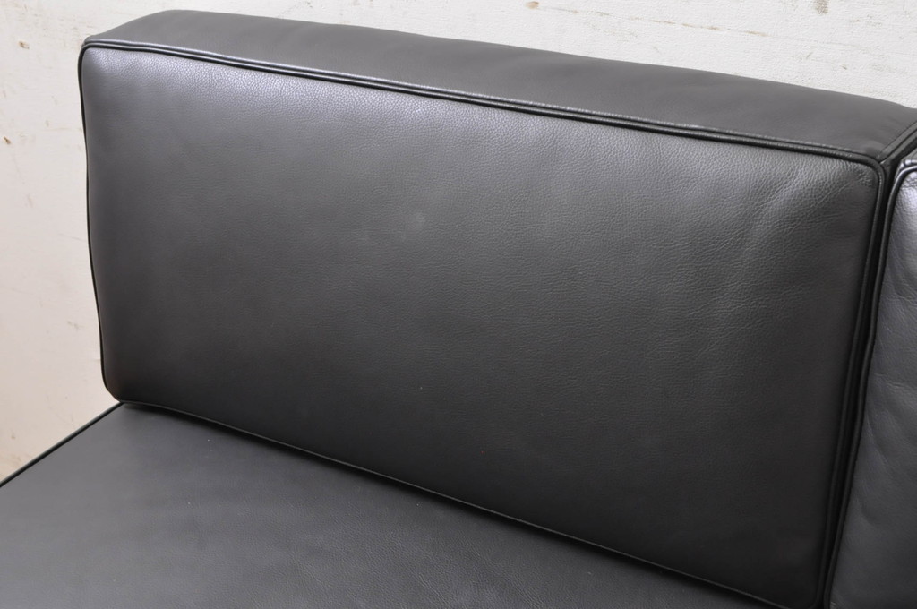 中古 美品 本革(レザー) Cassina(カッシーナ) Le Corbusier(ル 中古 美品 本革(レザー) Cassina(カッシーナ) Le Corbusier(ル
