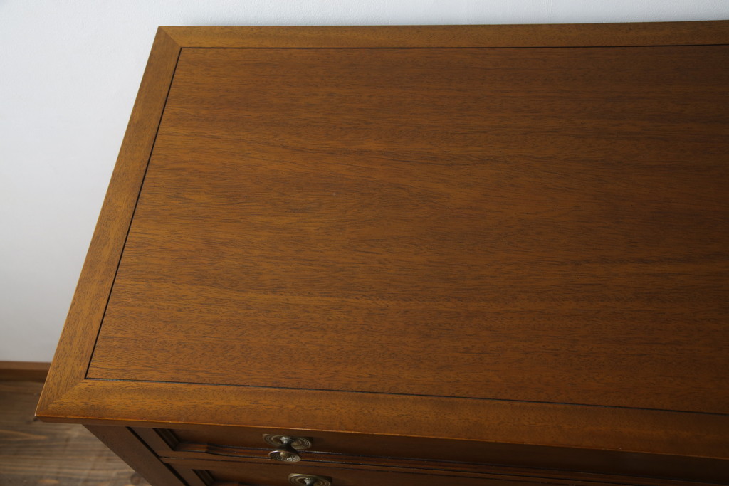 中古　DREXEL HERITAGE(ドレクセルヘリテイジ)　Triune(トライユン)　気品溢れるエレガントなマホガニー材製チェスト(引き出し、サイドボード、サイドチェスト)(R-068931)