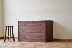 アンティーク家具　シンプルなアンティークローチェスト(ローボード)2