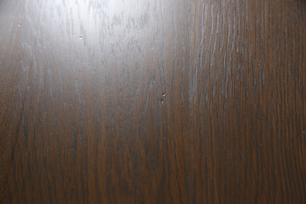 中古　横浜クラシック家具　ノックオンウッド(knockonwood)　挽き物の脚が気品を感じさせるサイドテーブル(定価約22万円)(作業台、リビングテーブル、センターテーブル)(R-055473)