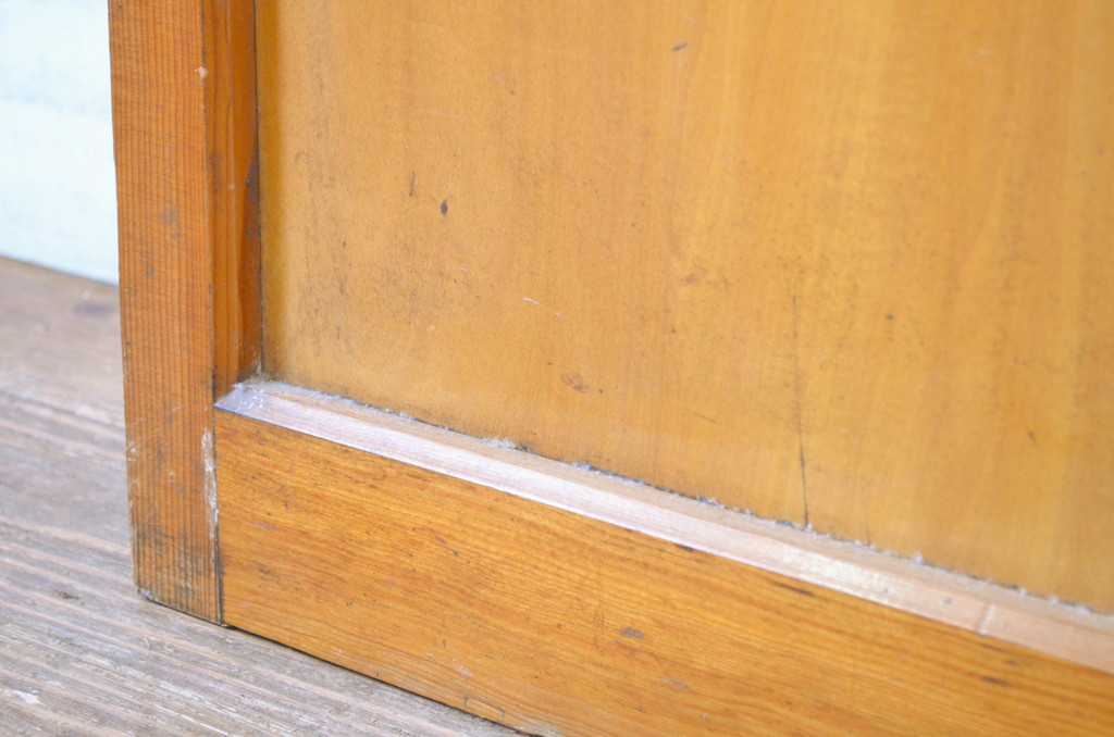 レトロ建具　昭和レトロ　どこか懐かしい雰囲気を感じるモールガラス入り引き戸1枚(ガラス戸)(R-064589)