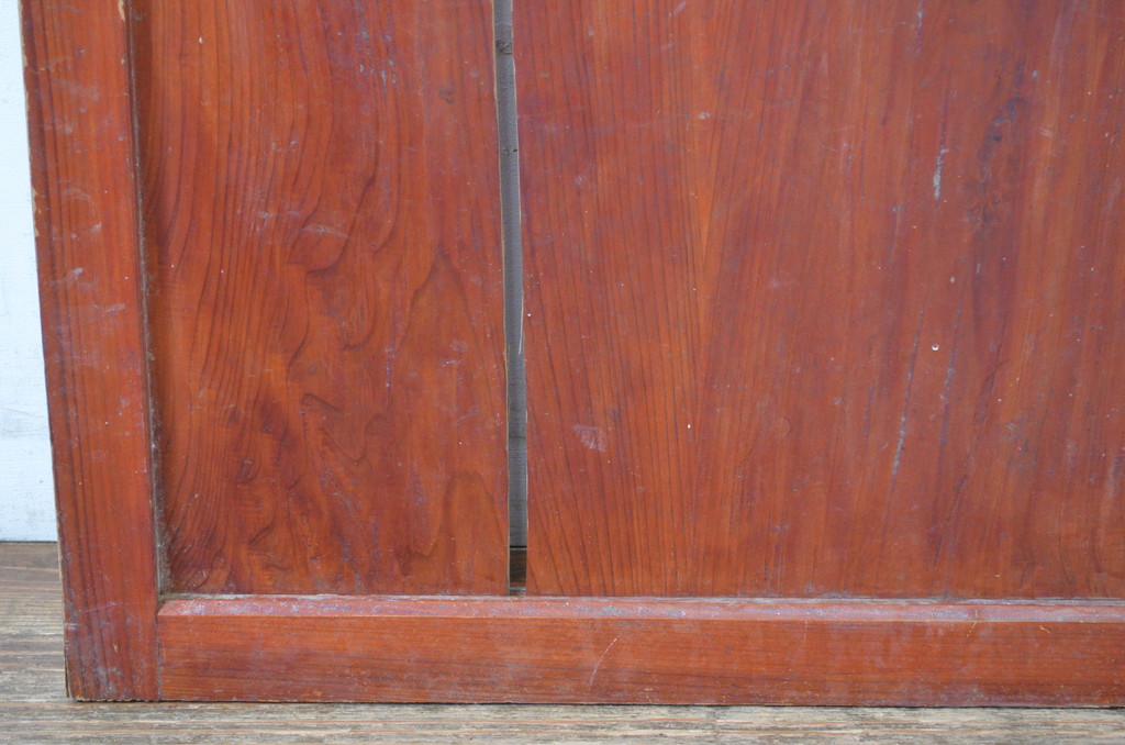 アンティーク建具　赤みがかった色合いが目を惹くガラス帯の扉1枚(ドア、ガラス戸、木製扉、板戸)(R-064619)