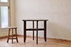 アンティーク家具　素敵なデザイン!大振りなカフェテーブル