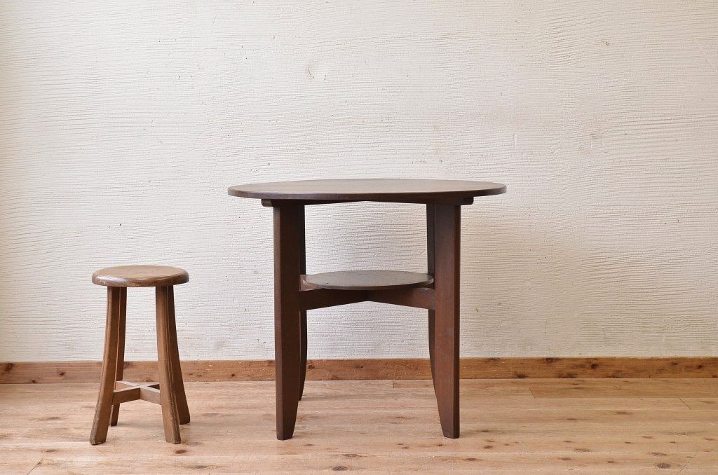 アンティーク家具　素敵なデザイン!大振りなカフェテーブル