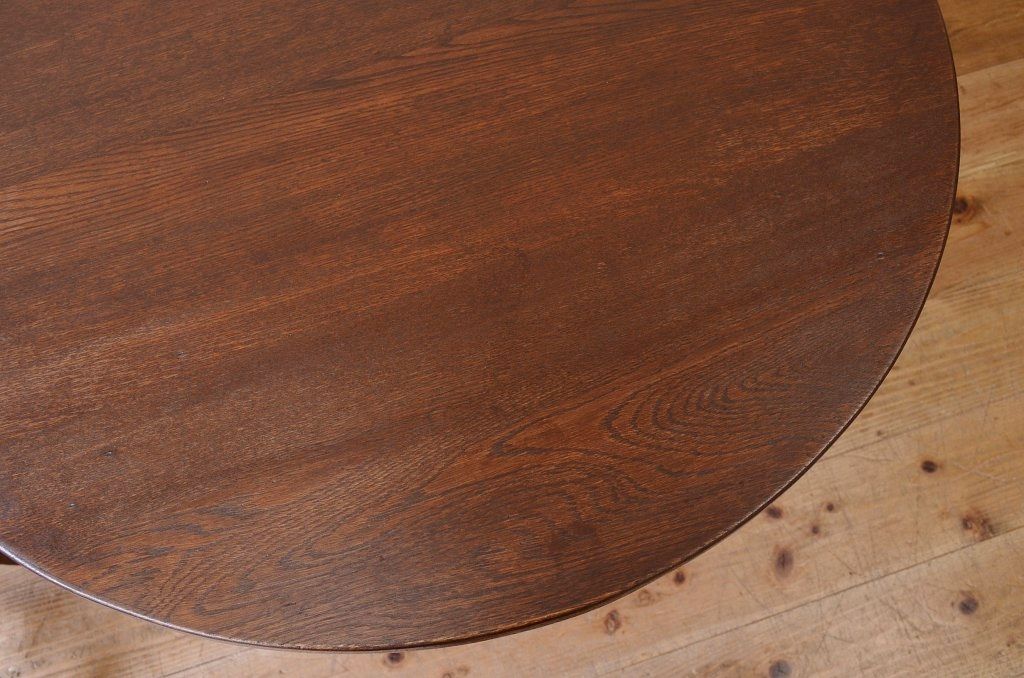 アンティーク家具　素敵なデザイン!大振りなカフェテーブル