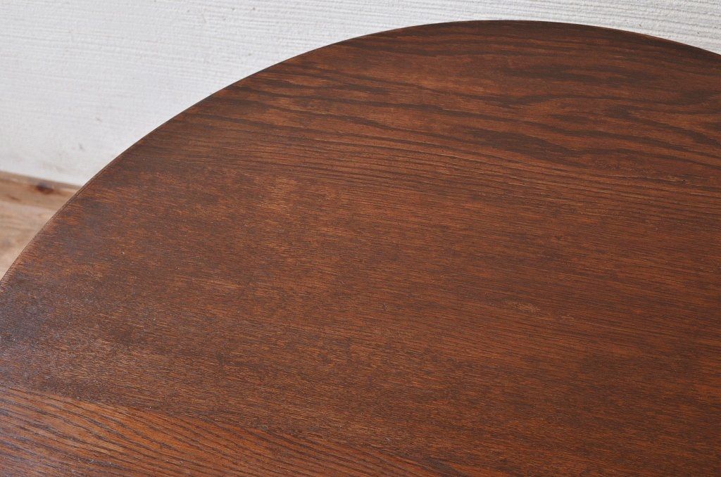 アンティーク家具　素敵なデザイン!大振りなカフェテーブル