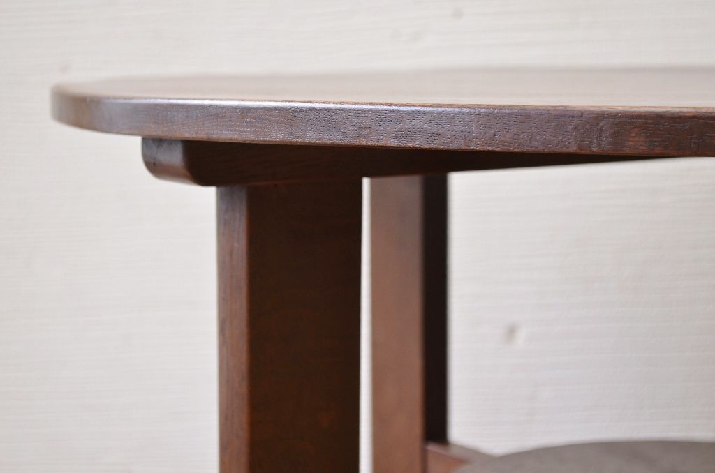 アンティーク家具　素敵なデザイン!大振りなカフェテーブル