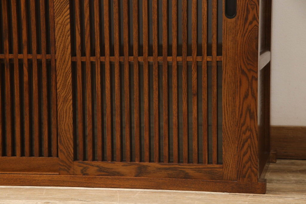 中古　ニレ材　上質な和の空間を演出する水屋箪笥サイドボード(サイドキャビネット、収納棚、戸棚、下駄箱)(R-063992)