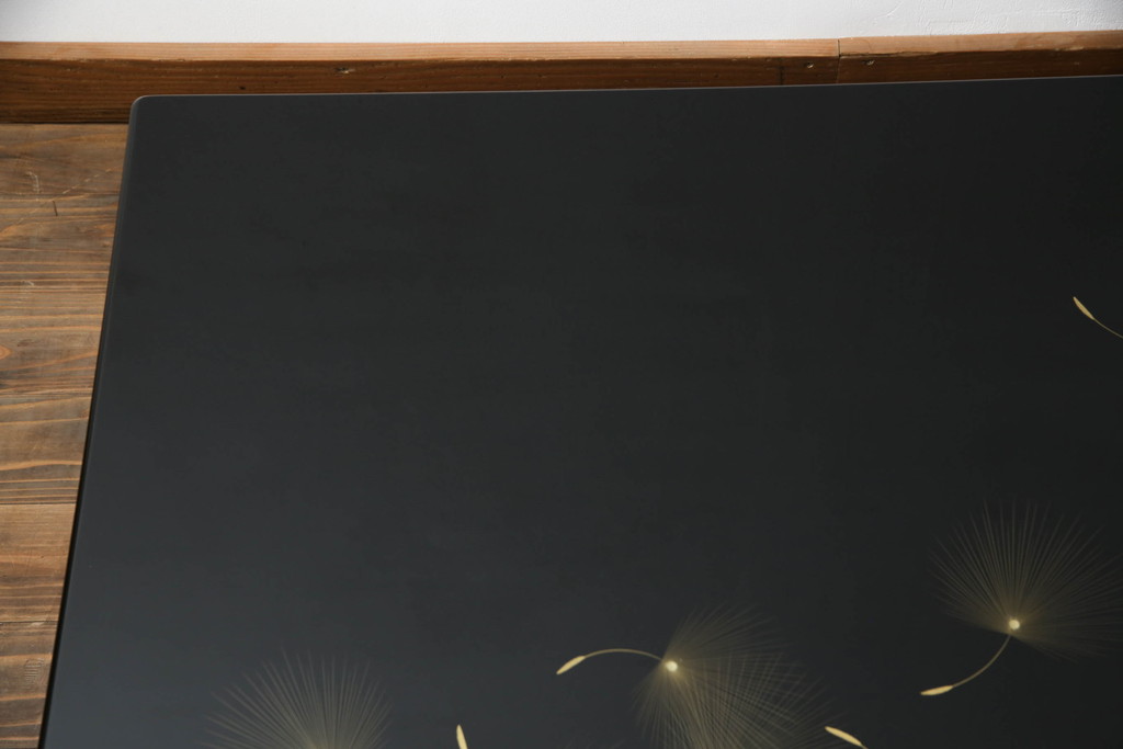 中古　美品　輪島塗り　繊細な沈金の意匠が美しい座卓(ローテーブル、センターテーブル)(定価約120万円)(R-061316)