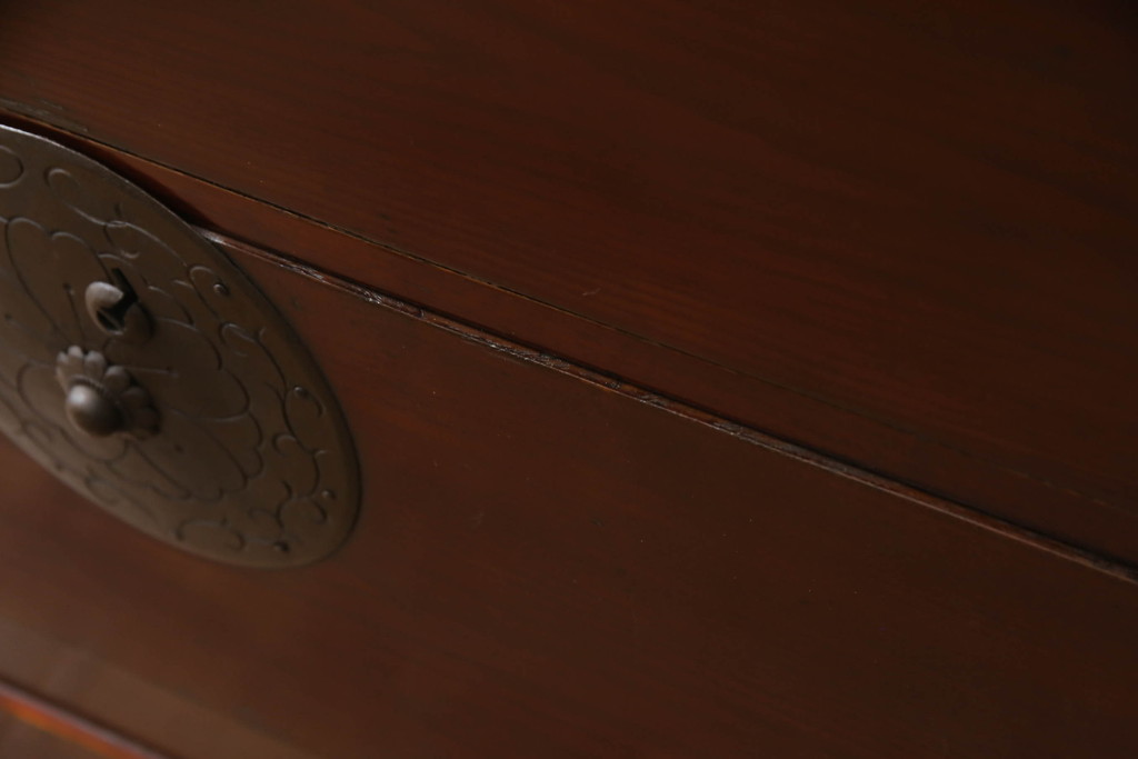 和製アンティーク　極上美品　前面栗材　漆のきれいな米沢箪笥・下段(和箪笥、収納箪笥、時代箪笥、引き出し、ローチェスト)(R-058086)