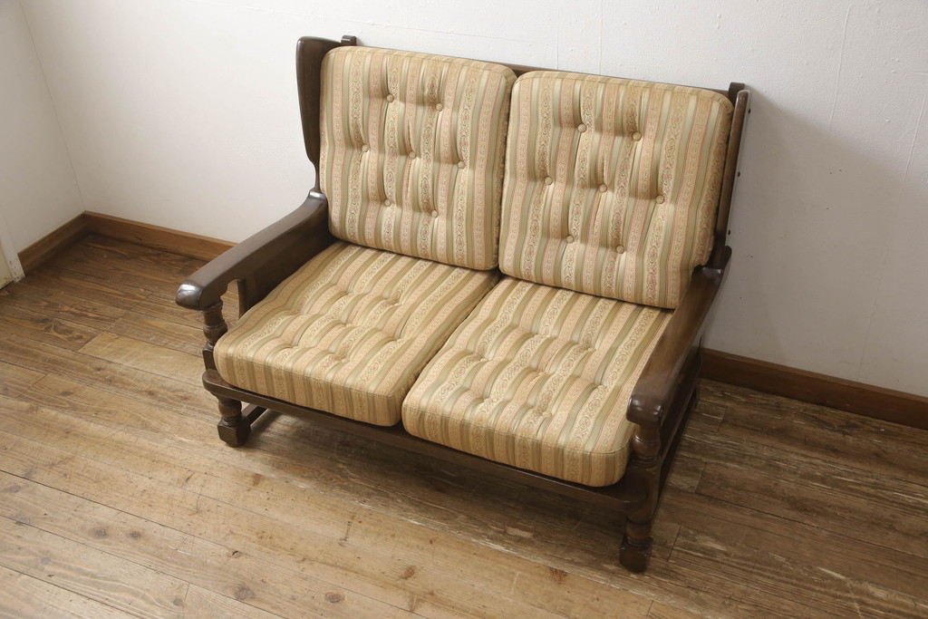 中古　横浜クラシック家具　ノックオンウッド(knockonwood)　コロニアルシリーズ(Hand Made)　英国の伝統スタイルであるウィングバックが印象的な2人掛けソファ(定価約55万円)(ウイングバック、ラブソファ、ウィングチェア、2P、アームチェア、二人掛け)(R-055561)