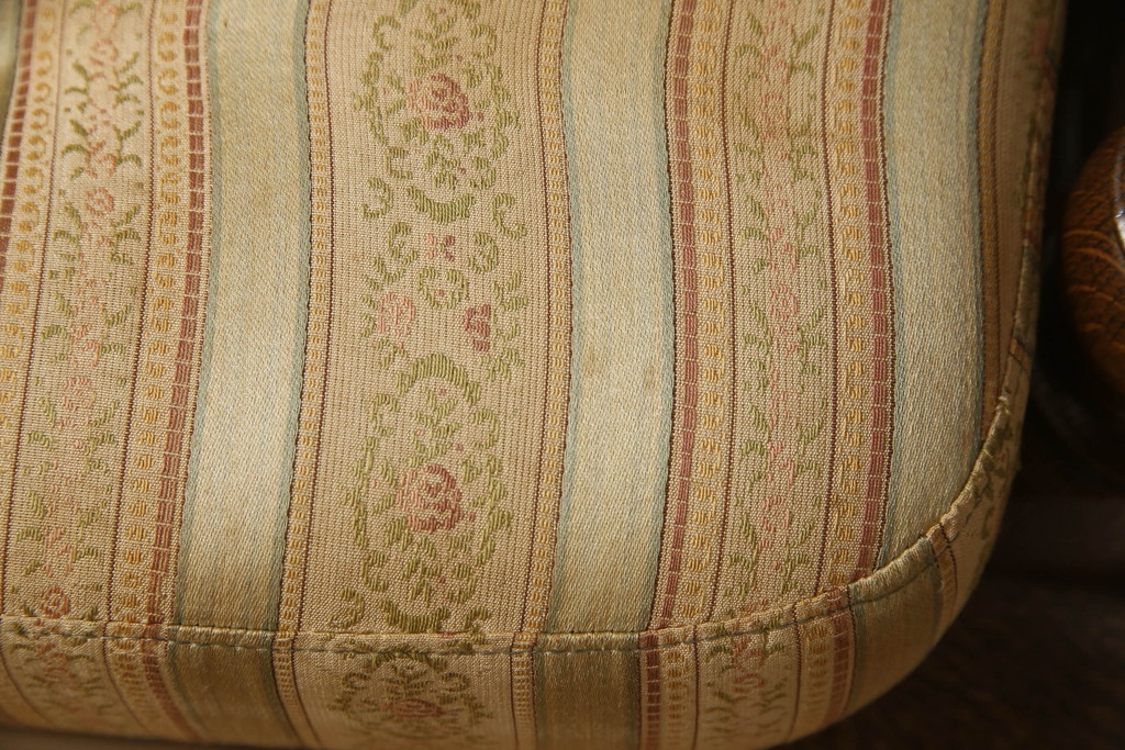 中古　横浜クラシック家具　ノックオンウッド(knockonwood)　コロニアルシリーズ(Hand Made)　英国の伝統スタイルであるウィングバックが印象的な1人掛けソファ(定価約31万円)(ウイングバック、ウィングチェア、1P、アームチェア、一人掛け)(R-055505)