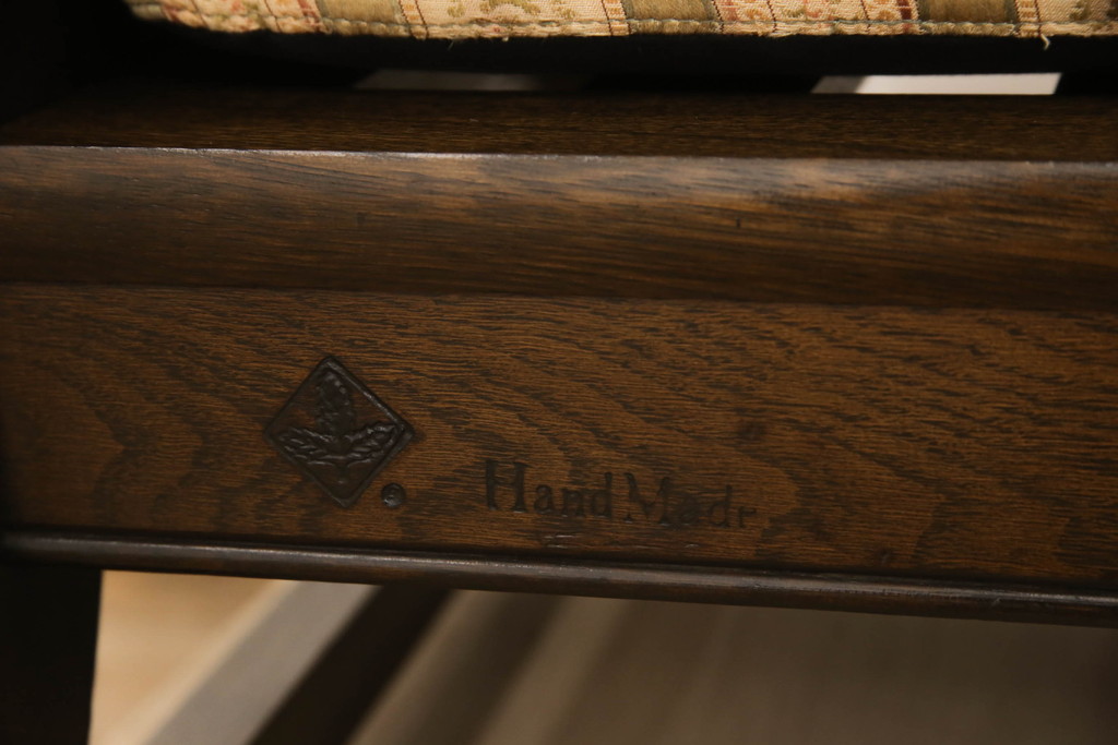 中古　横浜クラシック家具　ノックオンウッド(knockonwood)　コロニアルシリーズ(Hand Made)　英国の伝統スタイルであるウィングバックが印象的な1人掛けソファ(定価約31万円)(ウイングバック、ウィングチェア、1P、アームチェア、一人掛け)(R-055505)
