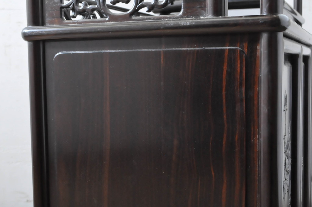 中古　黒檀　上質な和の空間づくりに活躍する飾り棚(茶棚、違い棚、戸棚、収納棚)(定価約60万円)(R-065238)