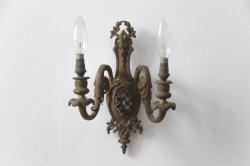 フランスヴィンテージ　鉄製　フラワーモチーフのガラスが可憐な印象を与える4灯シャンデリア(天井照明、吊り下げ照明、ビンテージ)(R-047985)