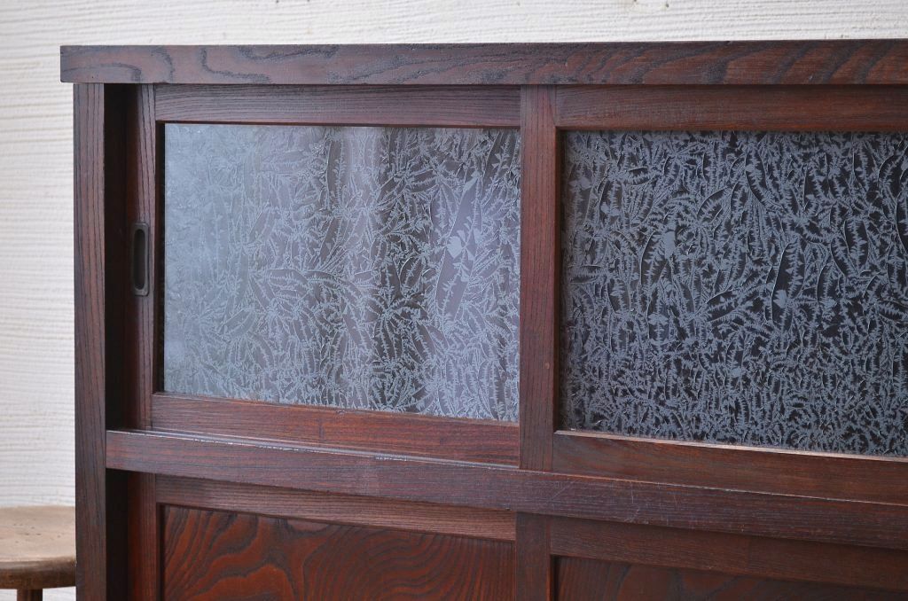 アンティーク家具　前面欅!結霜ガラスアンティーク収納棚(食器棚)