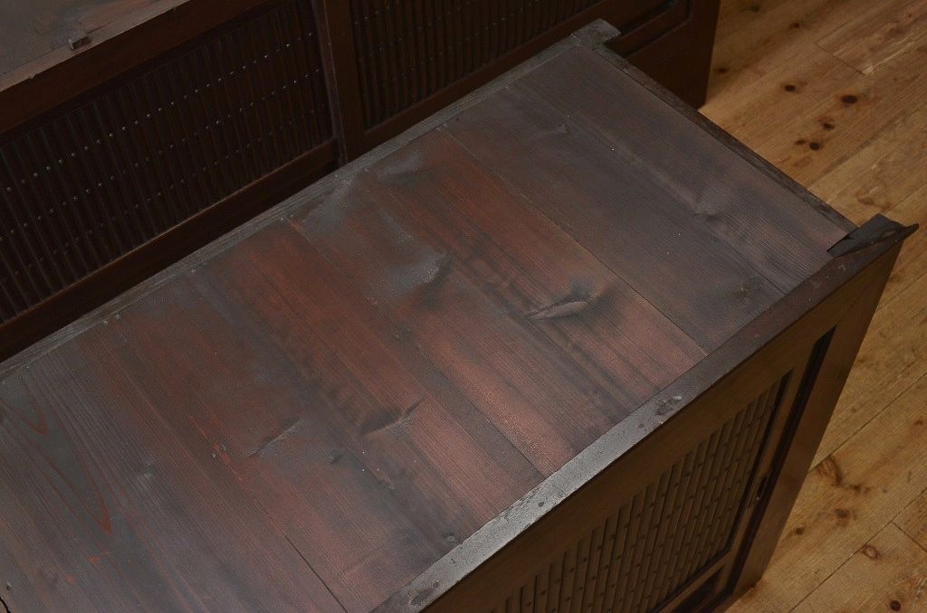 アンティーク家具　明治〜大正時代　丸桟引き戸の変わり型近江水屋箪笥