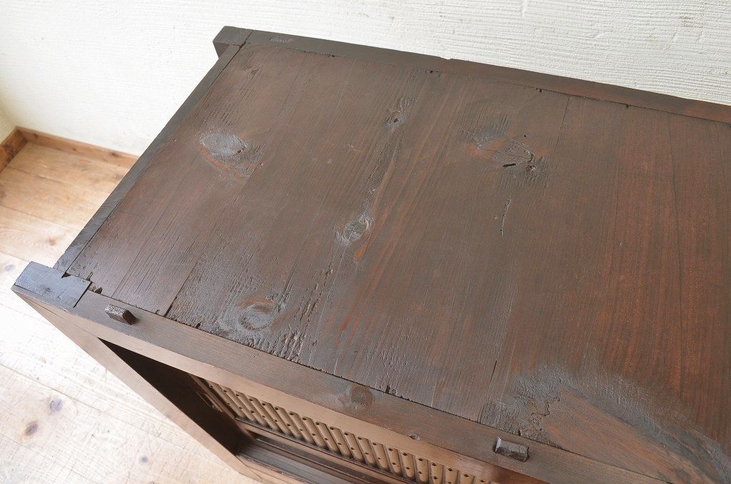 アンティーク家具　明治〜大正時代　丸桟引き戸の変わり型近江水屋箪笥