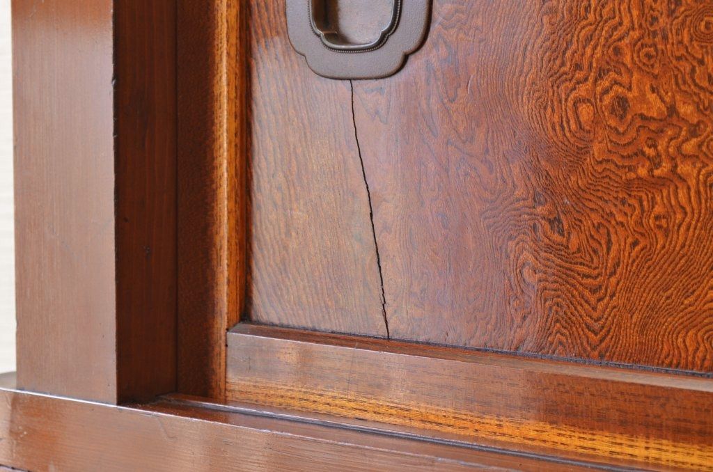 アンティーク家具　古民具　骨董　極上のコンディションの欅玉杢金沢水屋箪笥